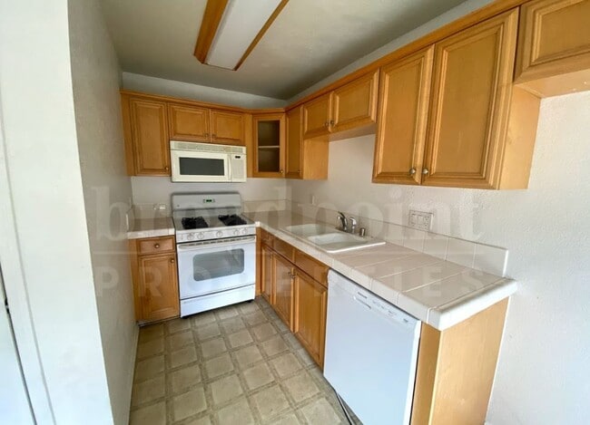 Foto del edificio - 1124 N Broadway