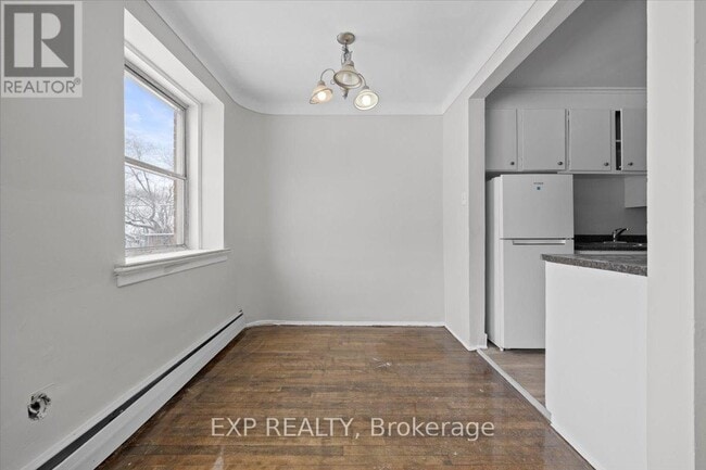 Building Photo - 1455 Morisset Ave