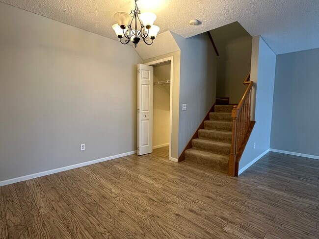 Foto del edificio - 4880 149th St N