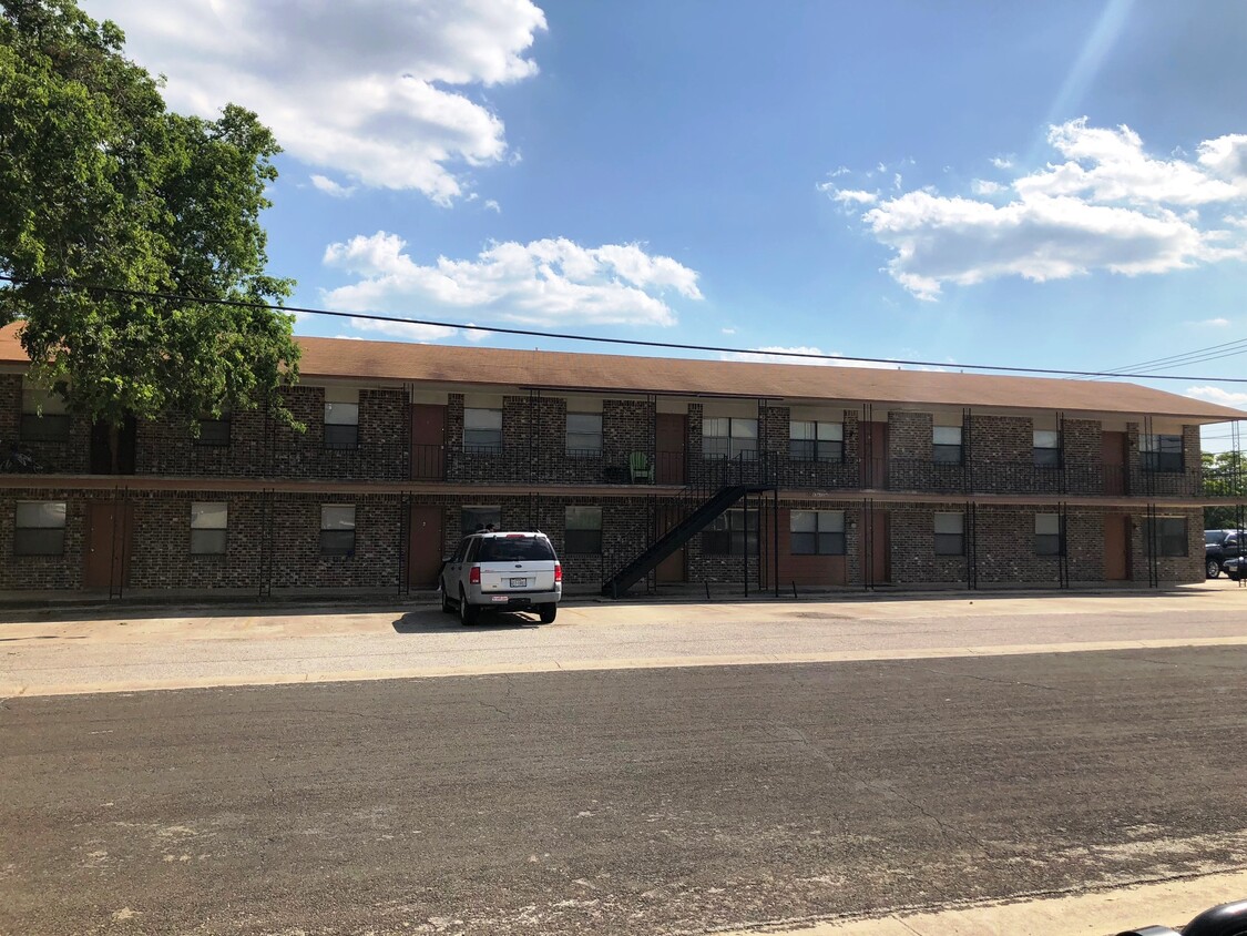 Foto principal - 102 E Avenue A Ave