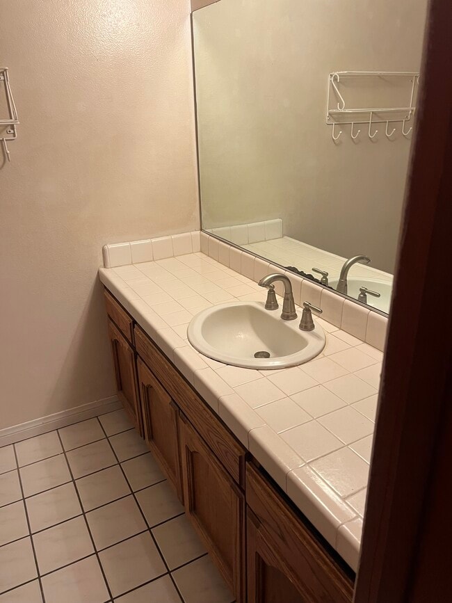 Building Photo - 17200 Newhope St