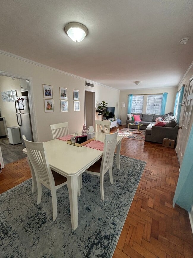 Foto del edificio - R1026 University Heights