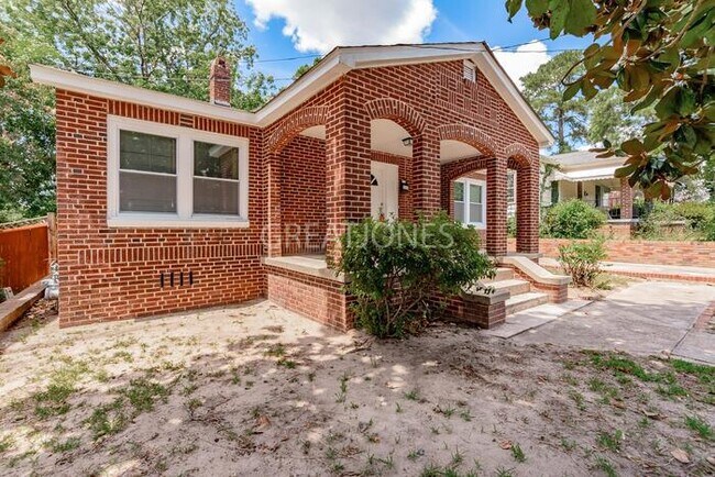 Building Photo - 1/2 Month Free with a Signed Lease by Sept...