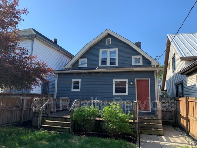 Building Photo - 932 E Morris St