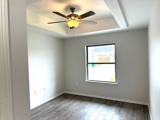 Building Photo - 372 Uva Ln