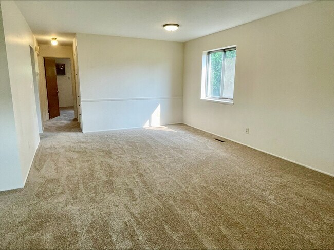 Foto del edificio - 565 Treeside Dr