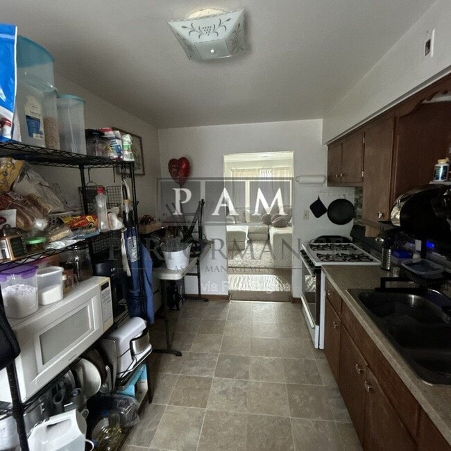 Building Photo - 2155 S 102nd St