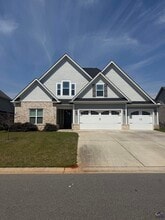 Building Photo - 221 Perth Ct