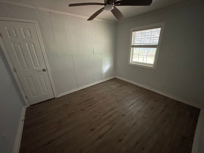 Foto del edificio - 1722 Dixie Dr