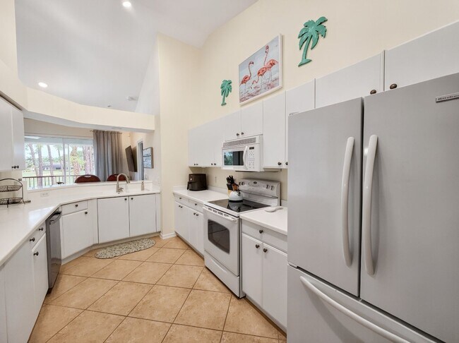 Foto del edificio - 3-bedroom condo available in Flamingo Fairways II