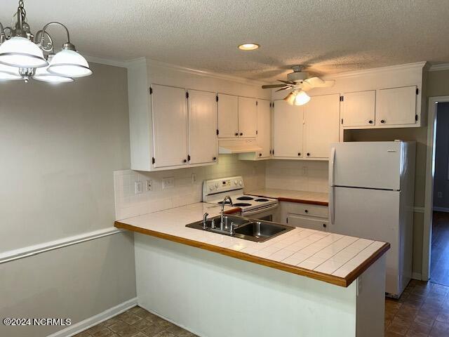 Foto del edificio - 904 Spring Forest Rd