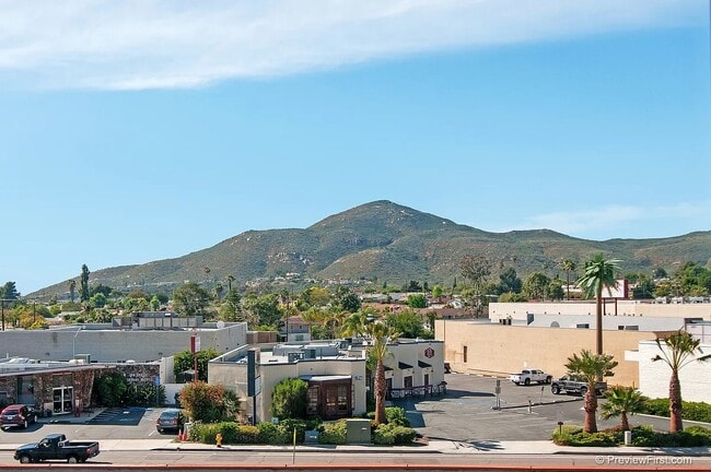 Foto del edificio - 8609 Lake Murray Blvd