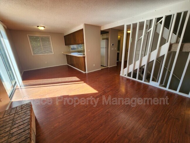 Foto del edificio - 492 S Dover Ave