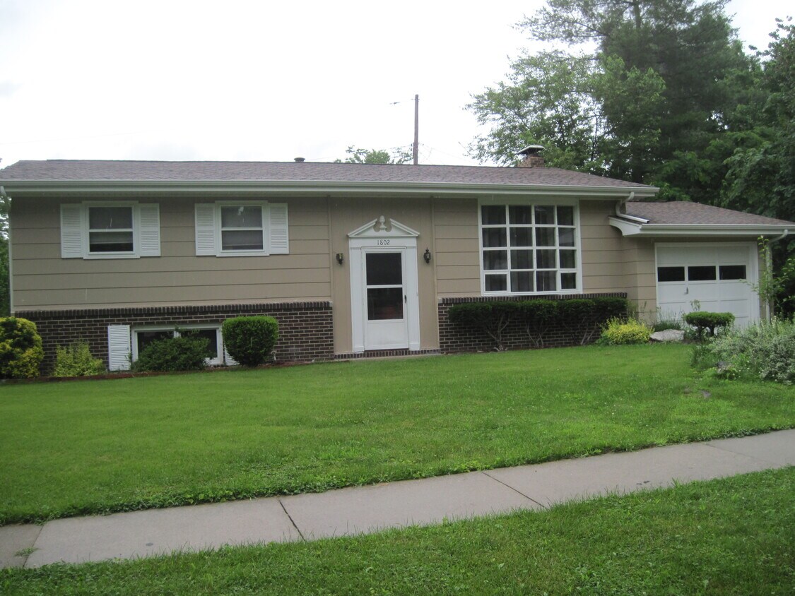 Primary Photo - 1802 W Freeman St