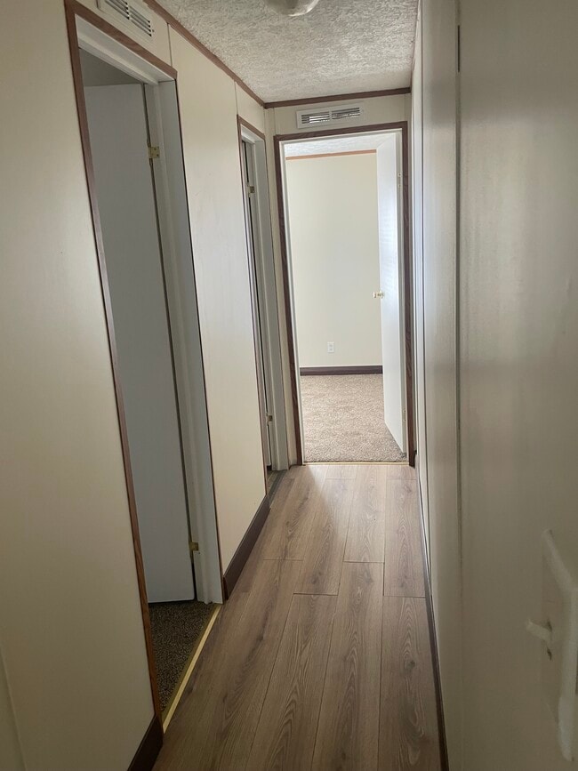 Building Photo - 302 Lee St