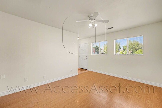 Building Photo - Cozy 3 Bed/2 Bath Home In Lake Elsinore With Lovely curb appeal!