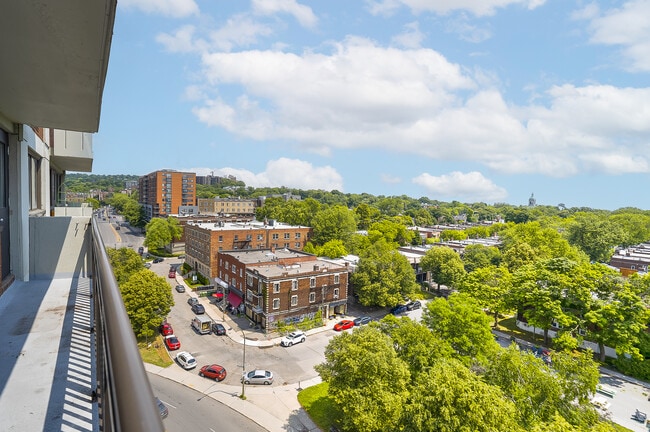 Building Photo - 5455 Rue de Terrebonne