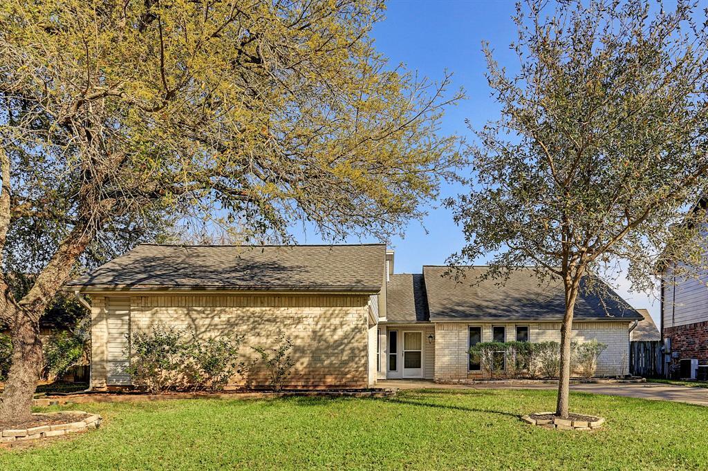 2707 Pepperwood Dr, Sugar Land, TX 77479 House Rental in Sugar Land