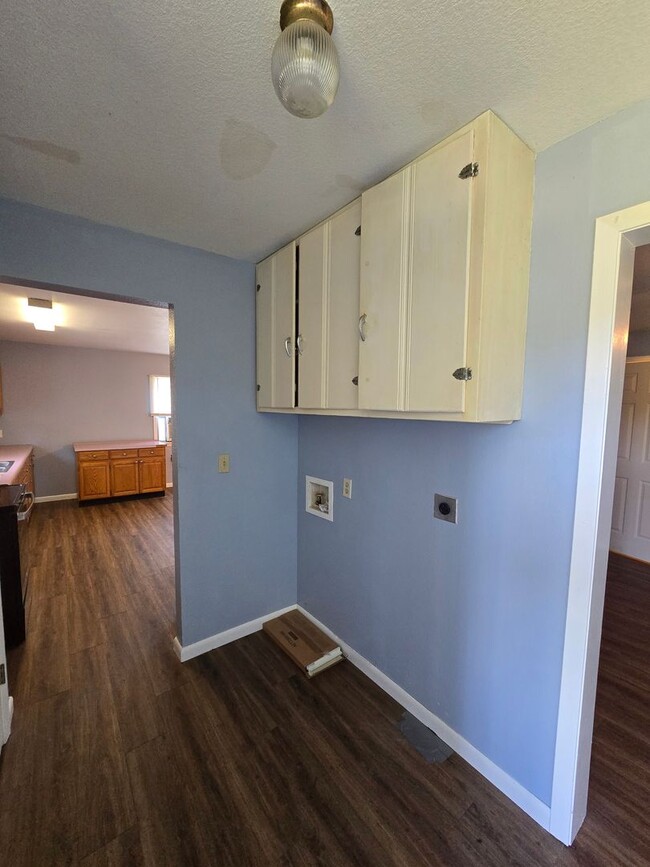 Building Photo - 1 Bed/ 1 Bath Duplex in Desha