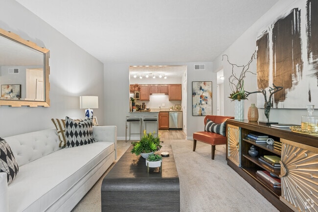 1BR, 1BA - 750SF - Living Room - Worthington Gardens Apartments