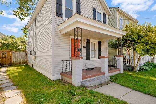 Building Photo - 610 Shepherd St