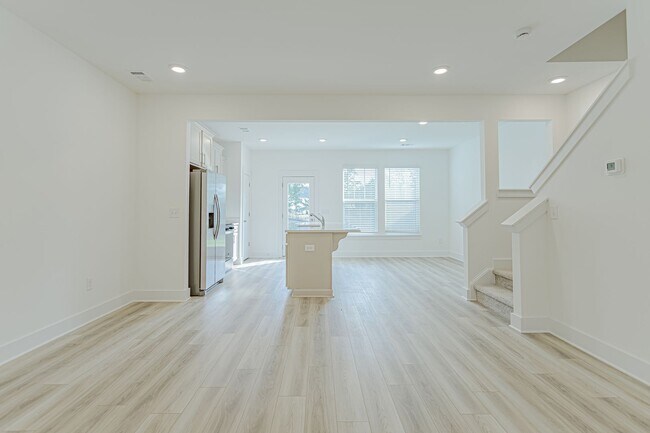 Building Photo - Price Improvement! BRAND NEW Townhome in M...