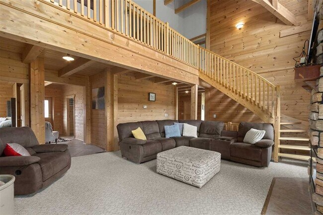 Building Photo - 8624 Seward Dr