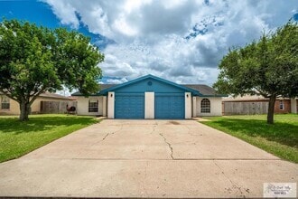 Building Photo - 1307 Lily Ln