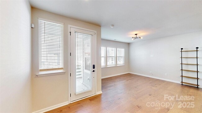 Building Photo - 509 Myrick Aly