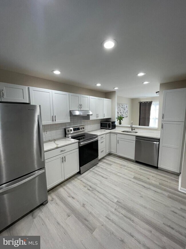 5657 Gosling Dr, Clifton, VA 20124 Townhome Rentals in Clifton VA