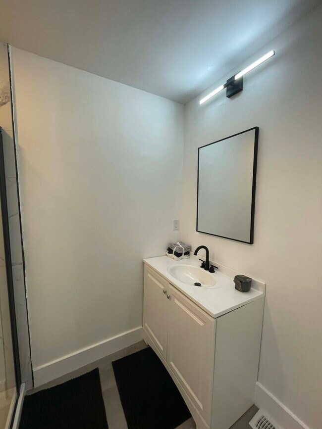 Foto del edificio - 608 Crawford Rd