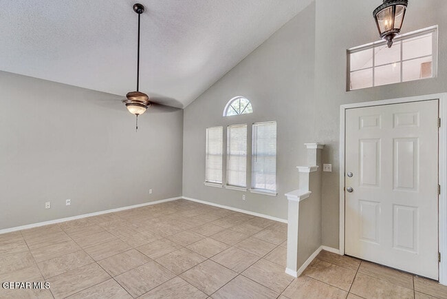 Foto del edificio - 10917 Loma Alta Pl