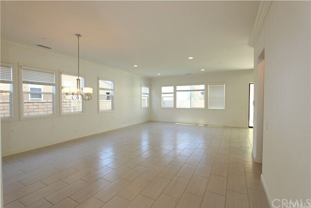 Building Photo - 19 Swift