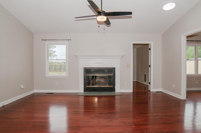 Foto del edificio - 1417 Owls Nest Rd