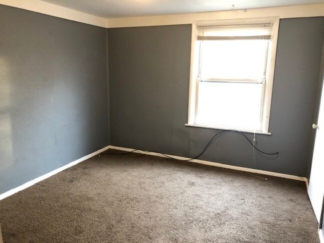 Foto del edificio - 825 N Walnut St