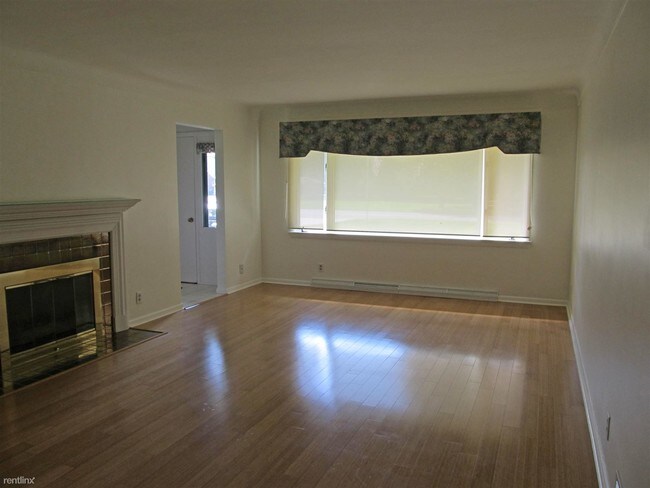 Building Photo - 5923 Angling Rd