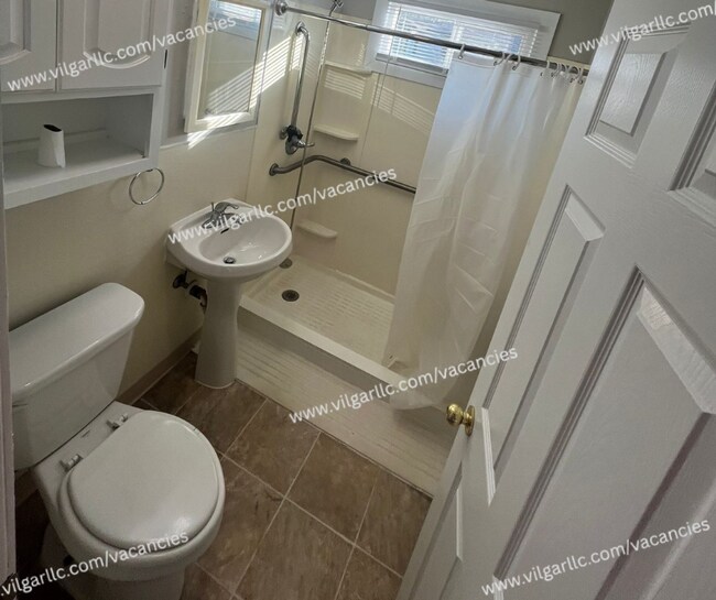 Foto del edificio - 3 Bedrooms • 1 Bathroom — Single-Family Home