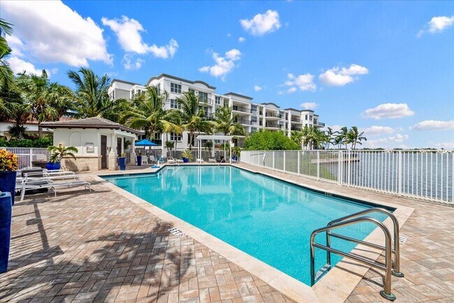 Foto del edificio - 619 Windward Cir N