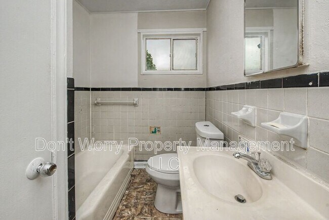 Foto del edificio - 1609 Oneka Ave