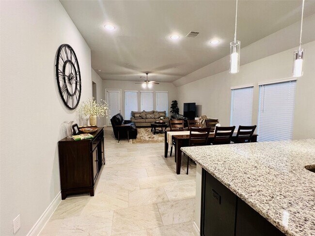 Foto del edificio - 2102 Marian Lee Ln