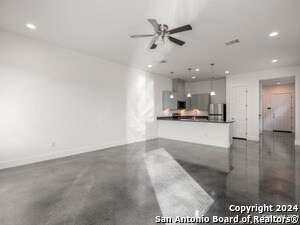 Foto del edificio - 307 San Salvador Ave