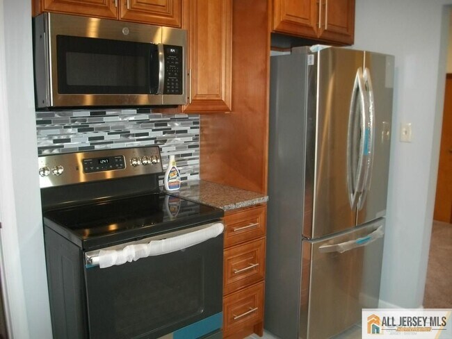 Foto del edificio - 6 Linwood Pl