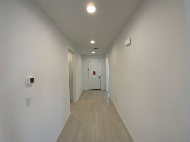 Building Photo - 3 Bedroom Single Story New Build in Mesa Del Sol Near Netflix Studios!