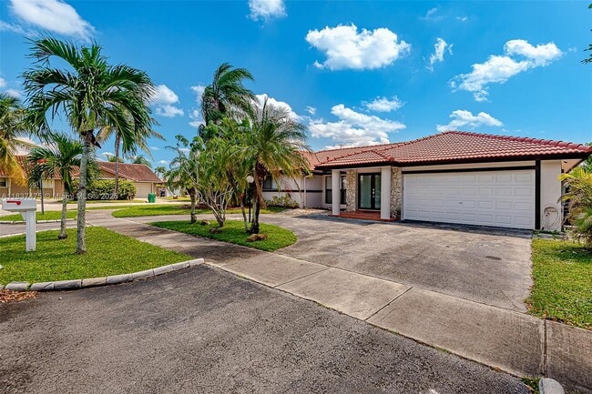 Building Photo - 15530 SW 68th Terrace