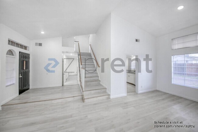 Foto del edificio - 21627 Winding Rd