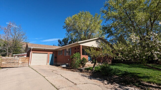 Foto del edificio - 16 N 200 E