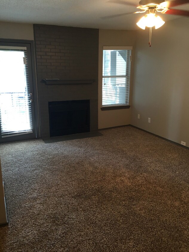 Foto principal - 17618 Midway Rd