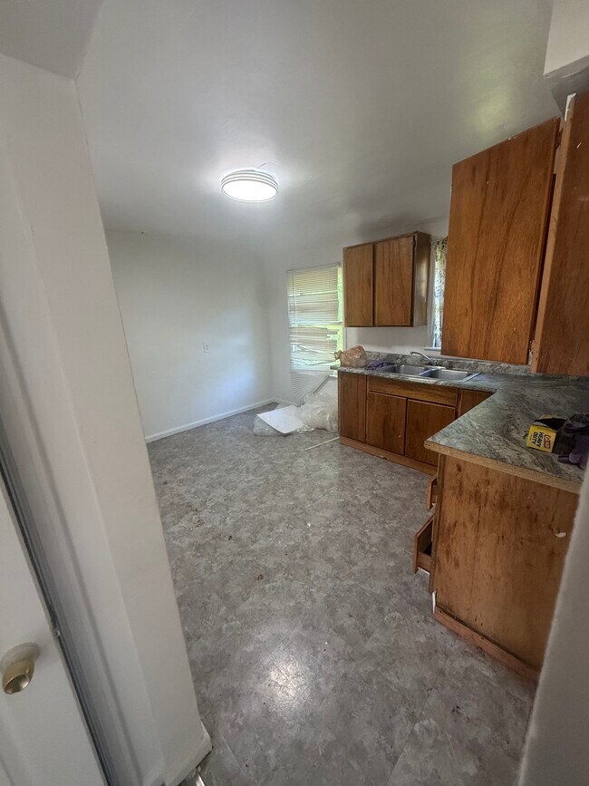 Foto del edificio - 5210 DuPont St