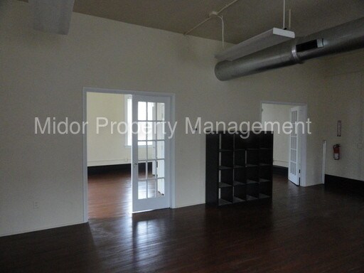 Building Photo - 34 W Clarke Ave