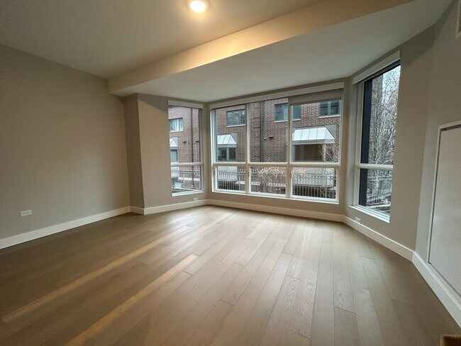 Building Photo - 55 W Goethe St